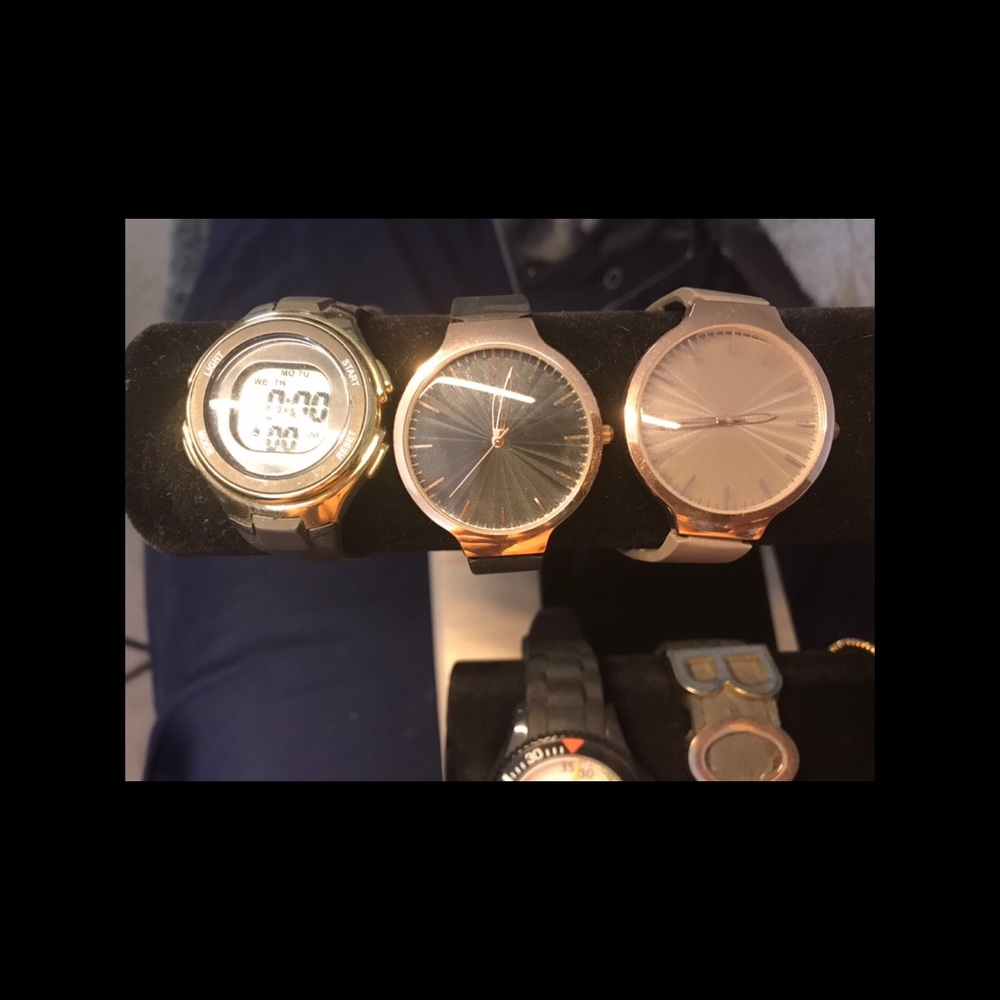 Watch - Picture 2 of 2